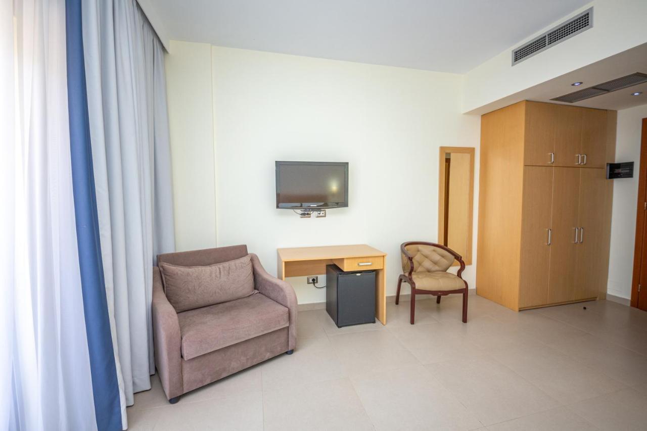 Hotel Borshi Екстериор снимка