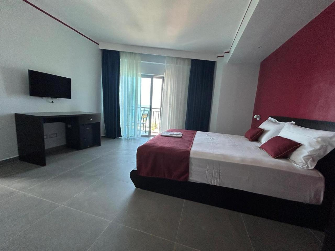 Hotel Borshi Екстериор снимка